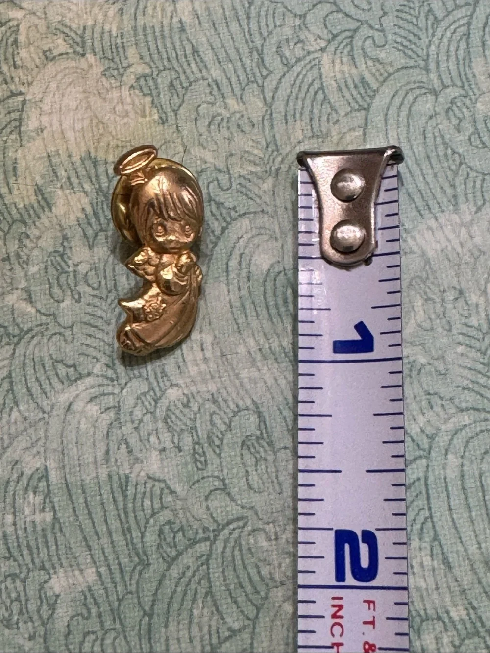 PRECIOUS MOMENTS LAPEL PIN